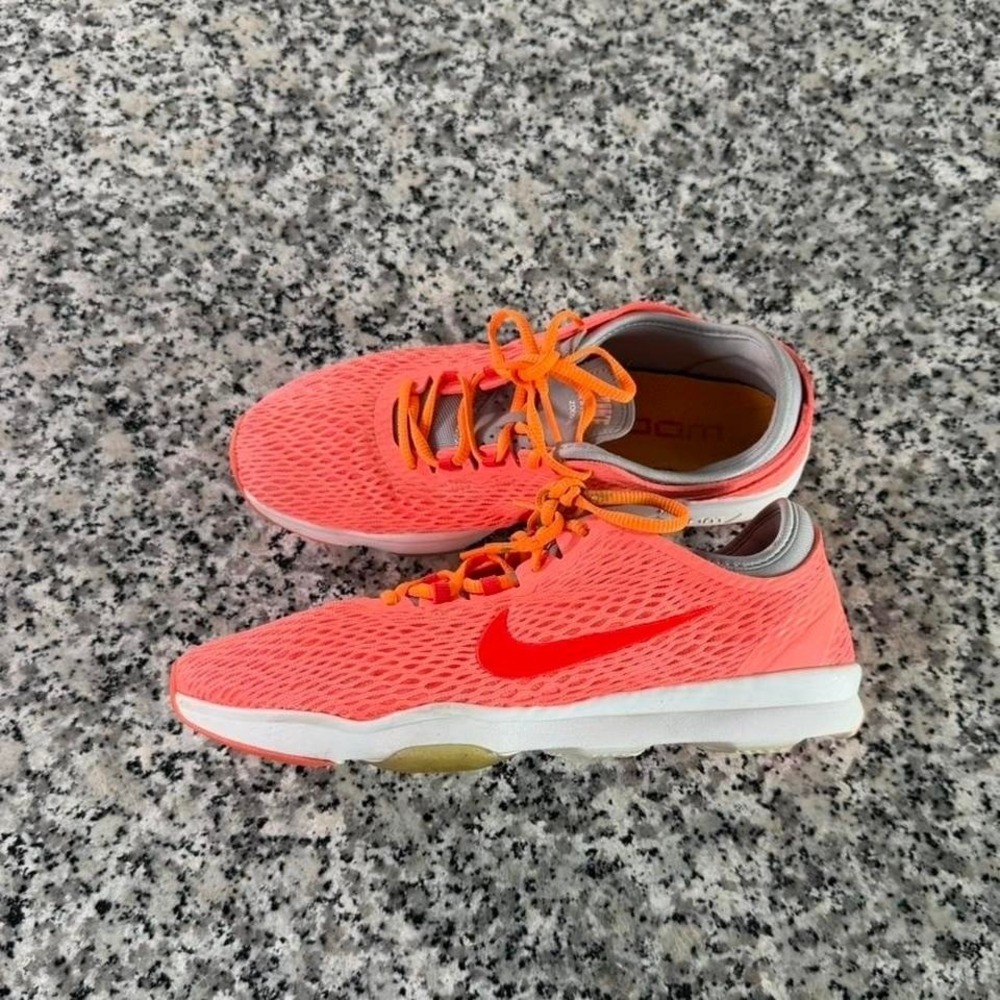 Nike Women's Training Zoom Fit Lava Running Sneaker Shoe W6.5 704658